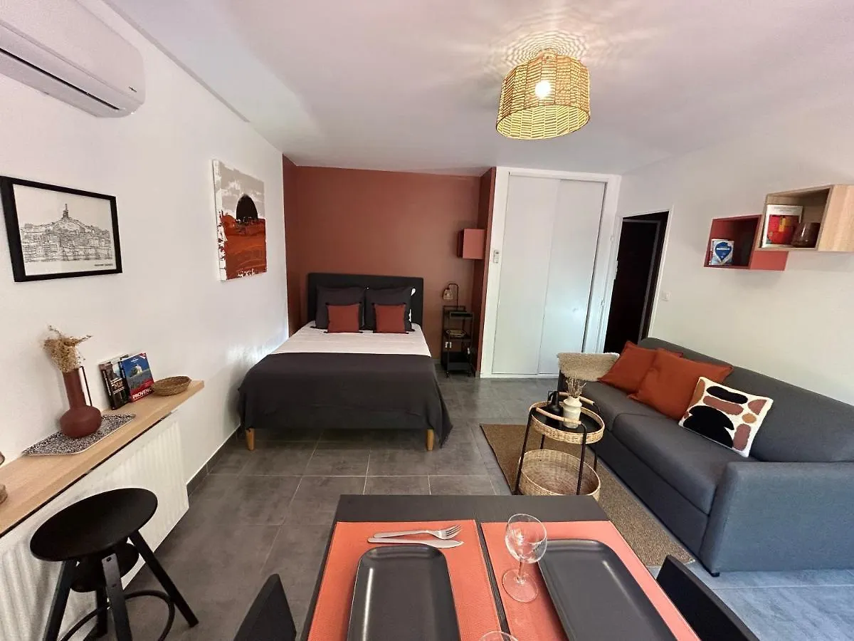 Les Appartements D'Edmond Rome Favier Marseille France