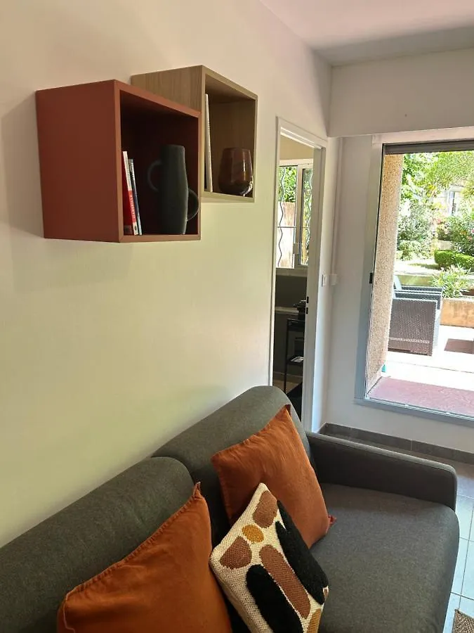 Les Appartements D'Edmond Rome Favier Marseille Apartment
